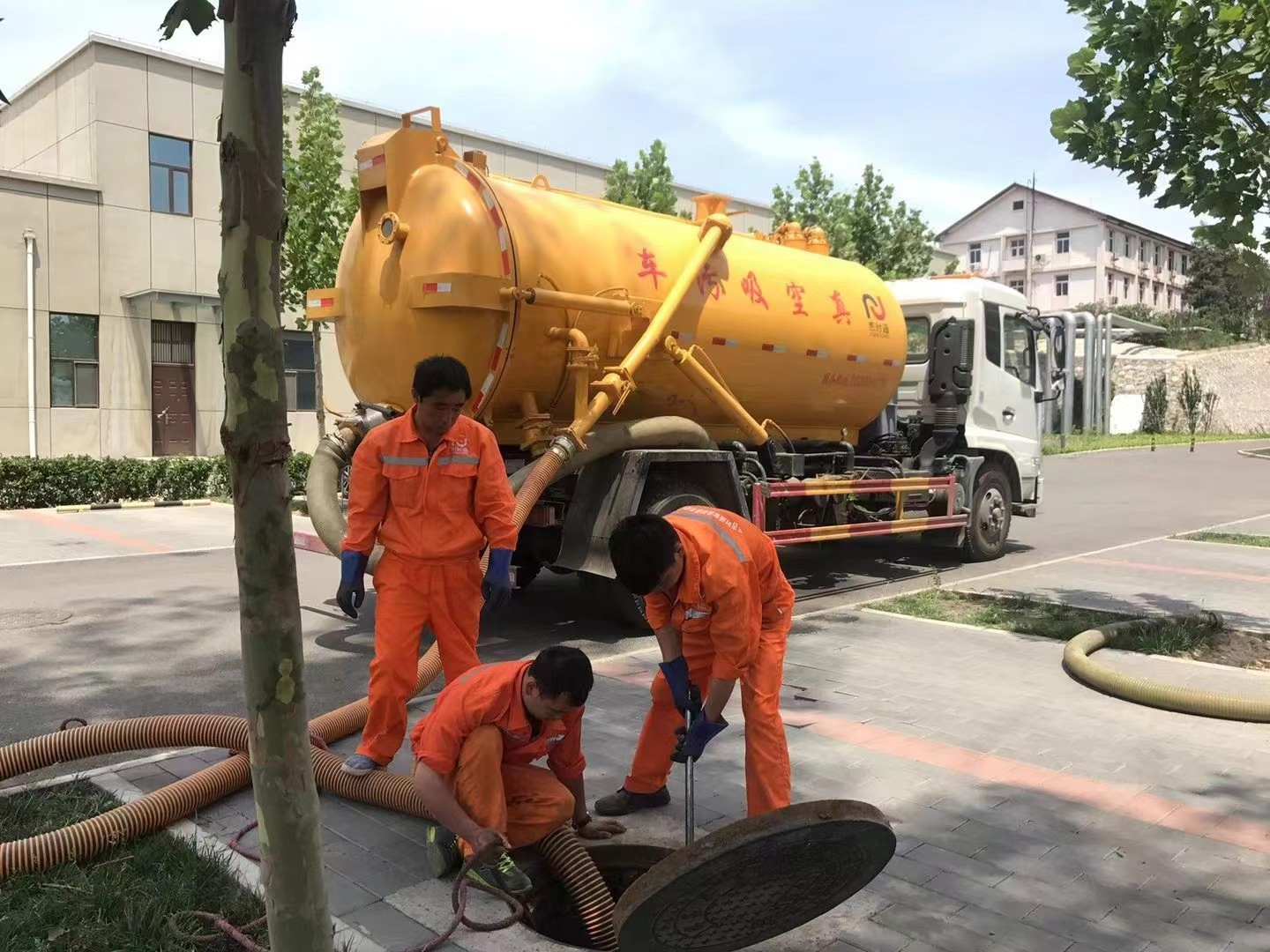 清镇化粪池清理与5-8吨吸粪车施工效率分析